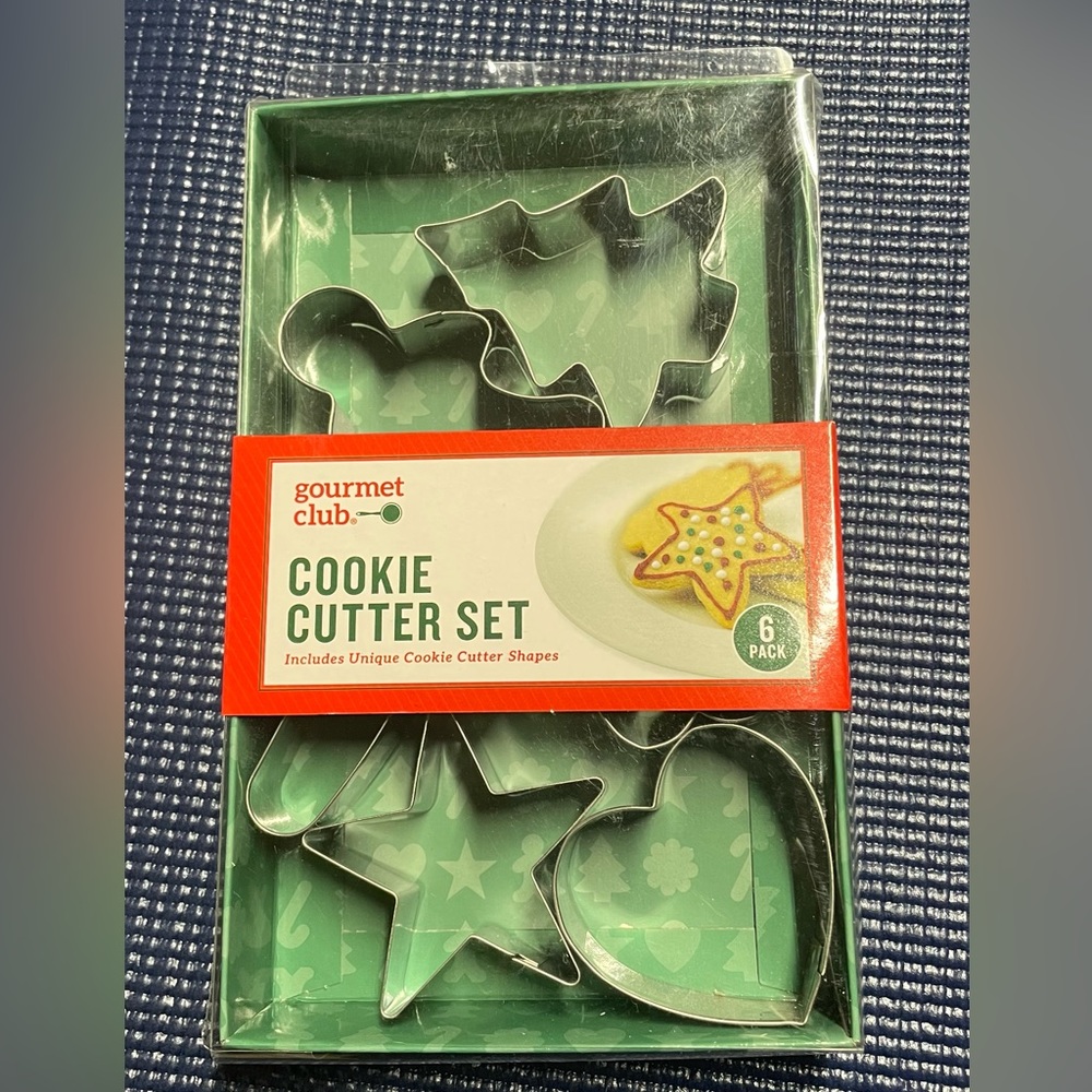 6 pack Christmas  cookie cutter new